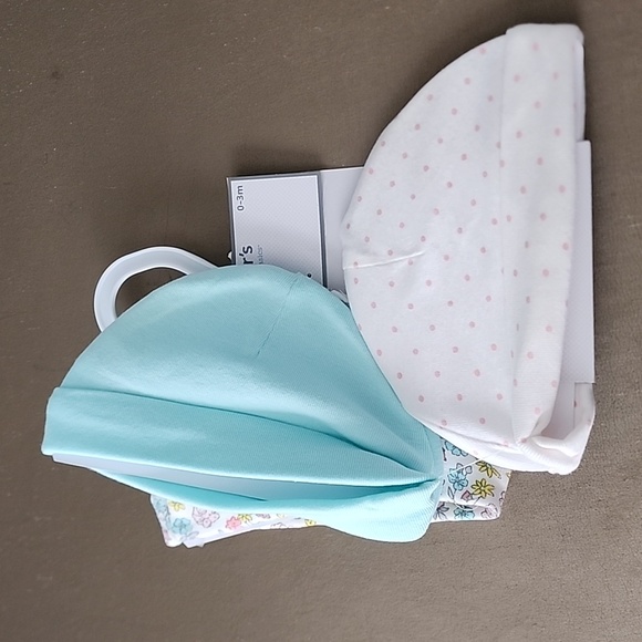3-pack Carter's Baby hats 0-3m - Picture 3 of 3